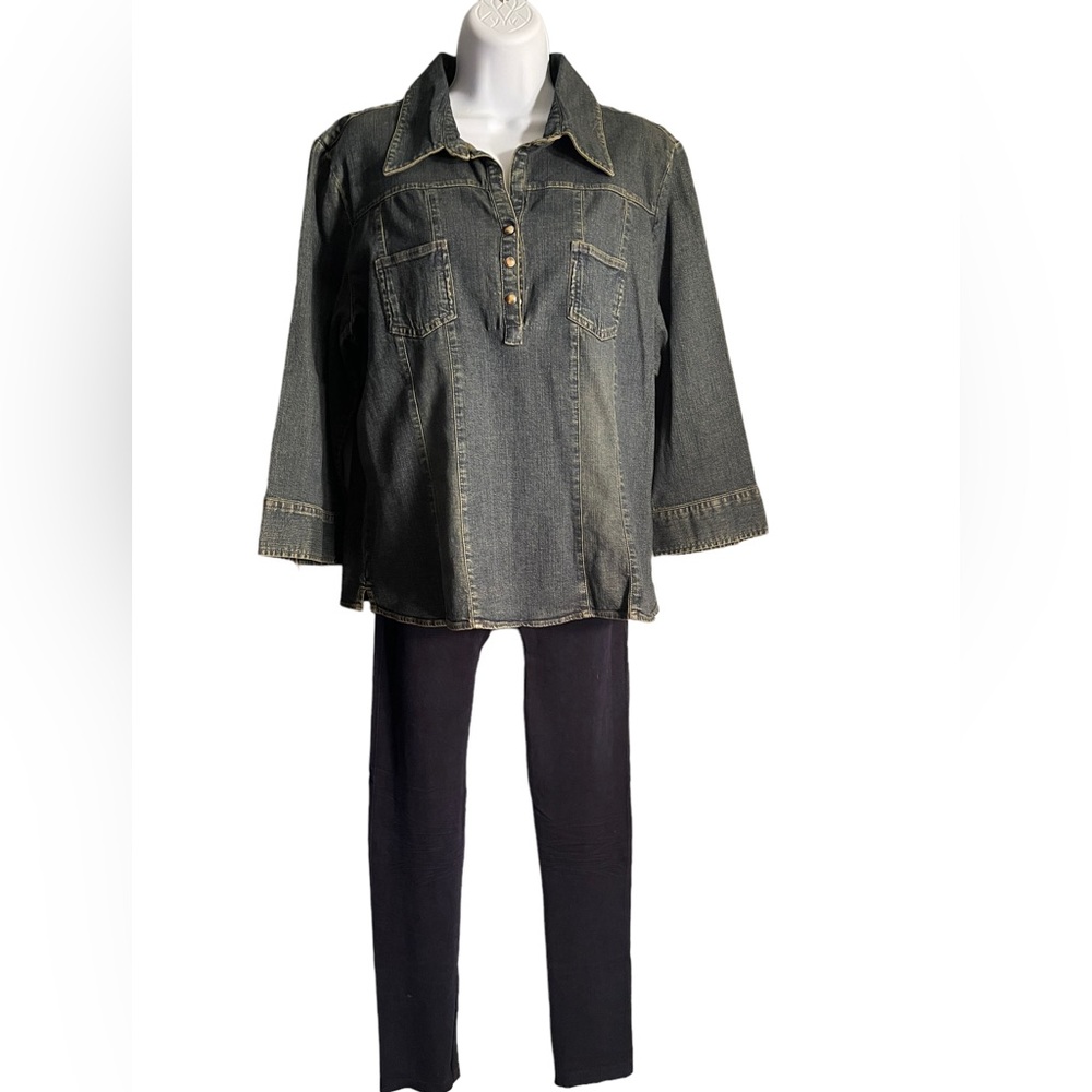 OLD NAVY BLOUSE.     BL/RD12